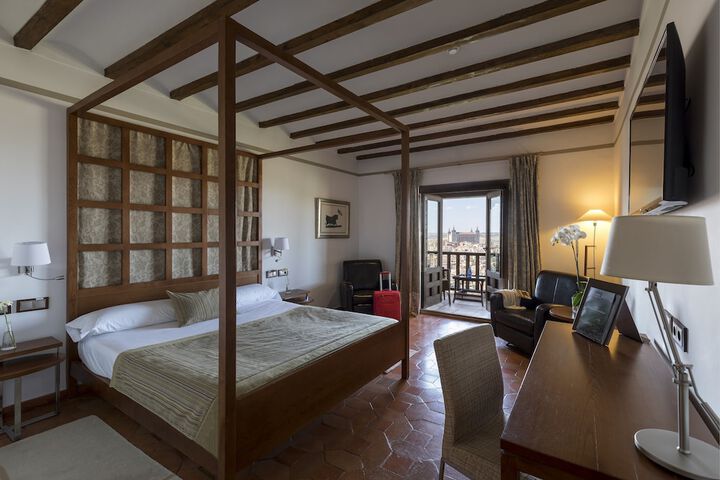 Room 14 of 82