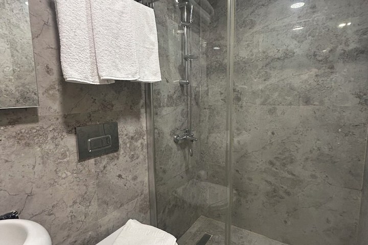 Room 60 of 104