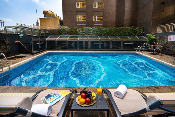 Pool 59 of 142