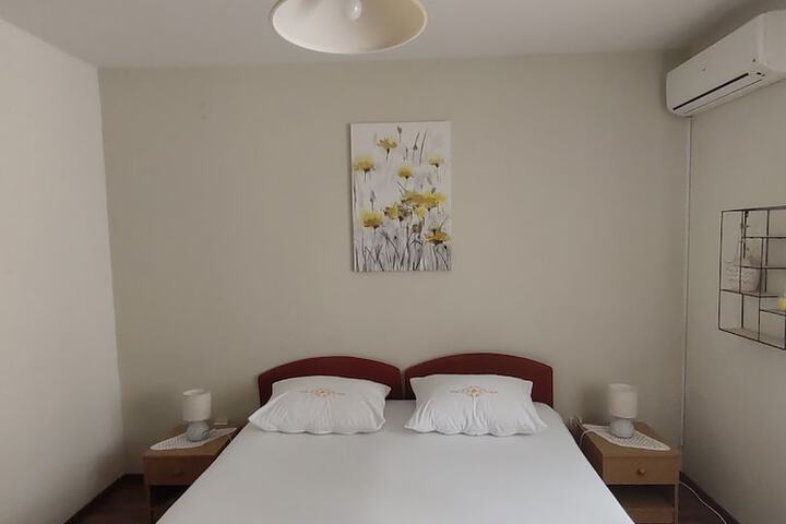 Room 15 of 53