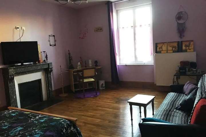 Room 4 of 16