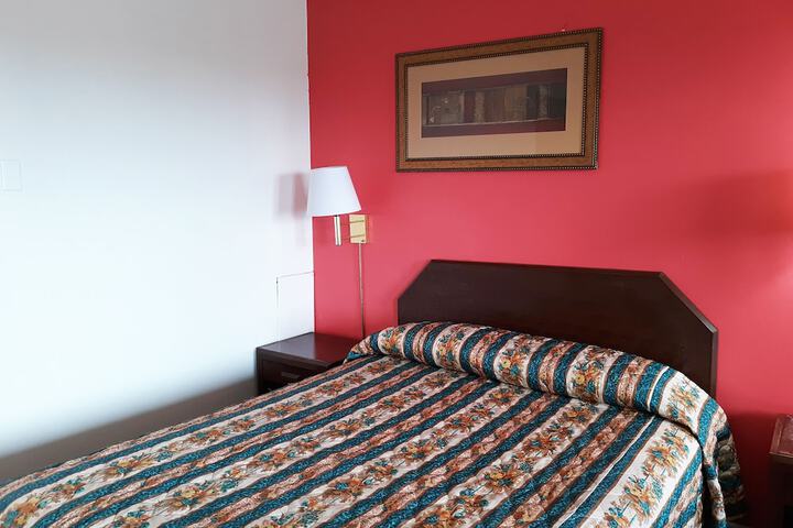 Room 10 of 34