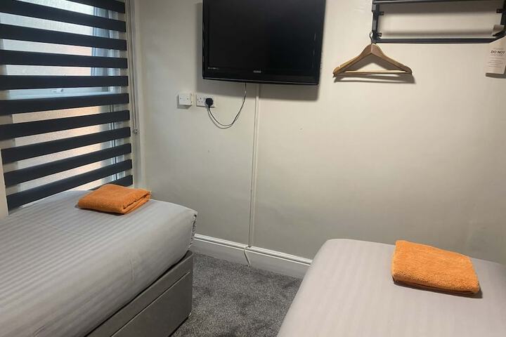 Room 16 of 23