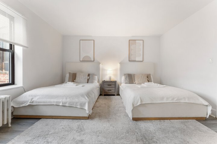 Room 8 of 35