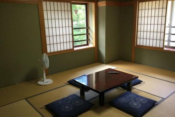 Room 3 of 14