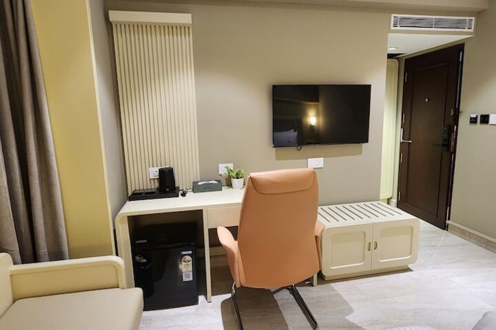 Room 22 of 74