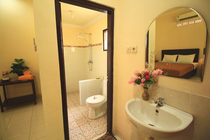 Room 28 of 47