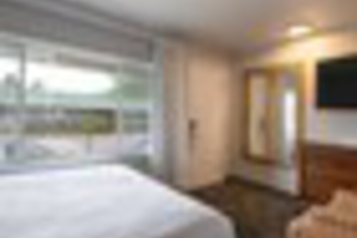 Room 98 of 549