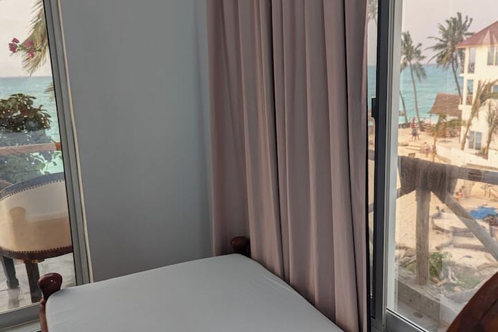 Room 3 of 6