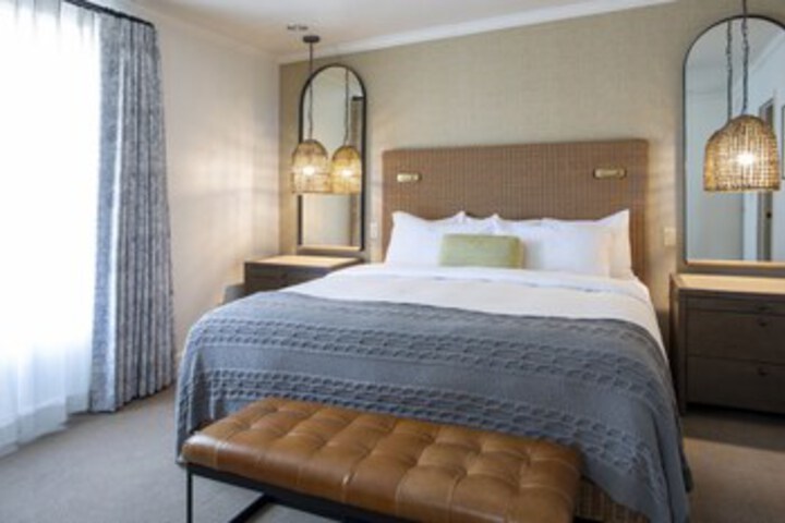 Room 46 of 82