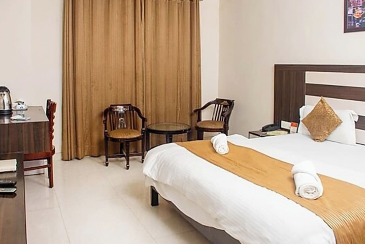 Room 5 of 15