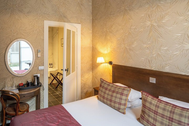 Room 53 of 128