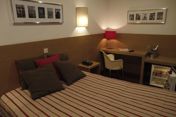 Room 13 of 35