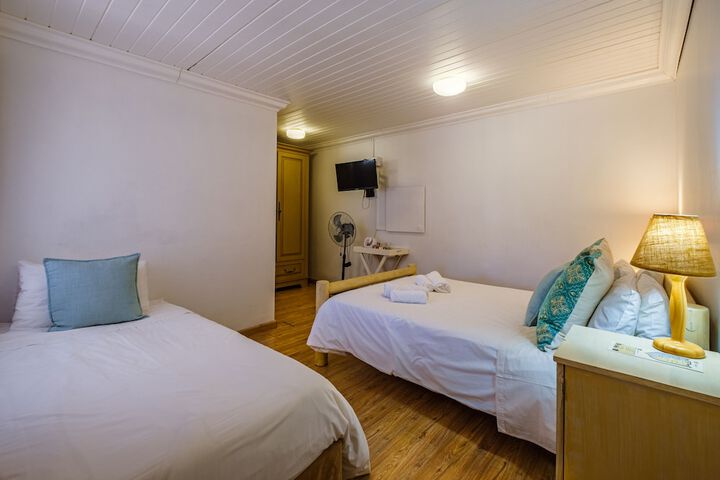 Room 6 of 30