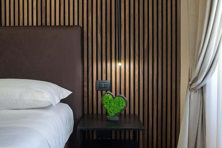 Room 20 of 97