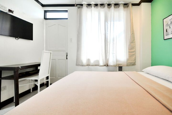 Room 9 of 30