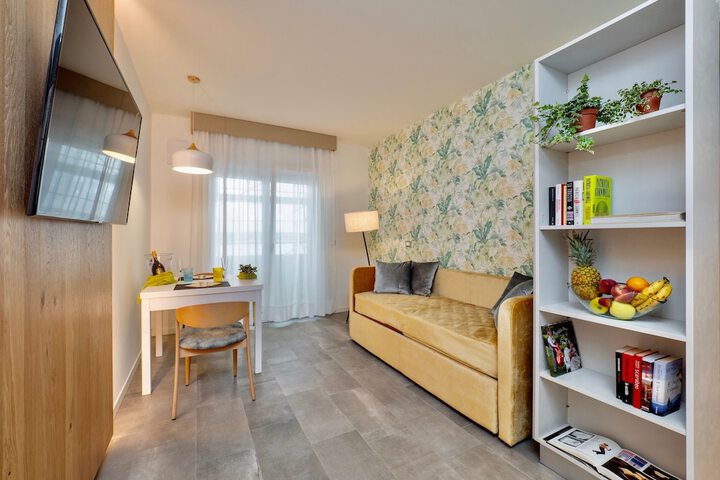 Room 44 of 54