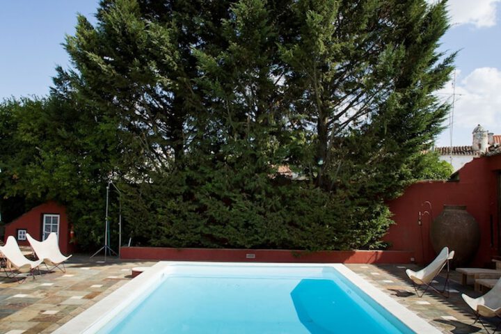 Hotel Pool
