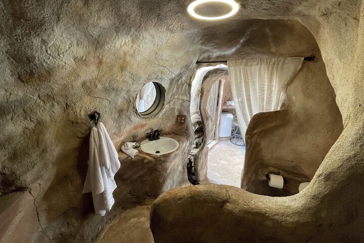 Room 25 of 49