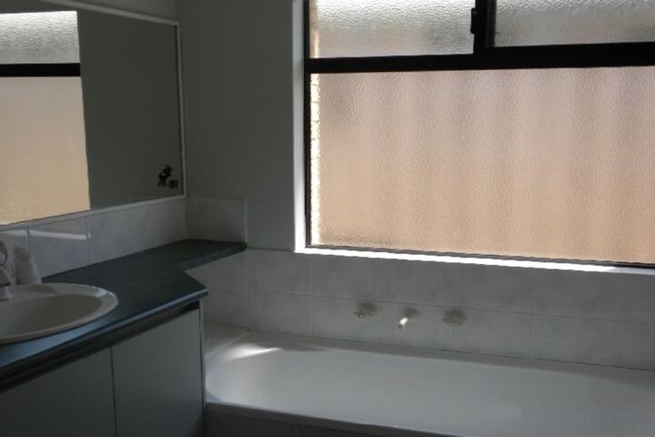 Room 7 of 9