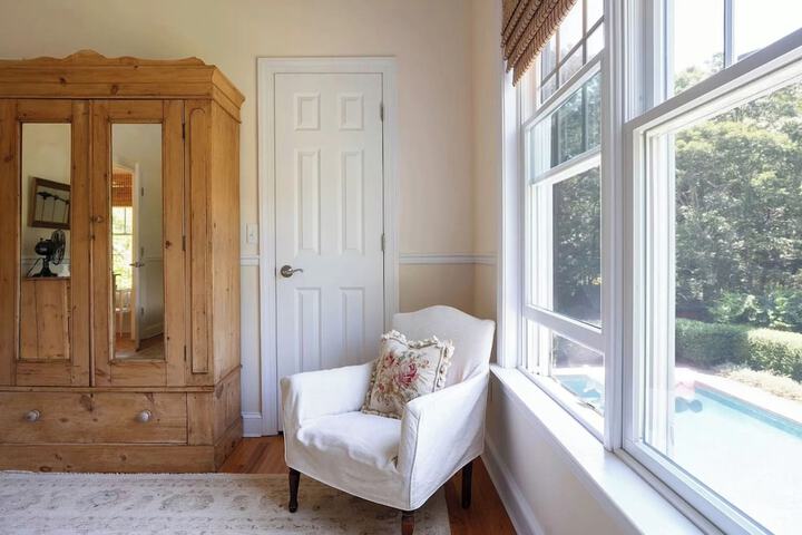 Room 2 of 37