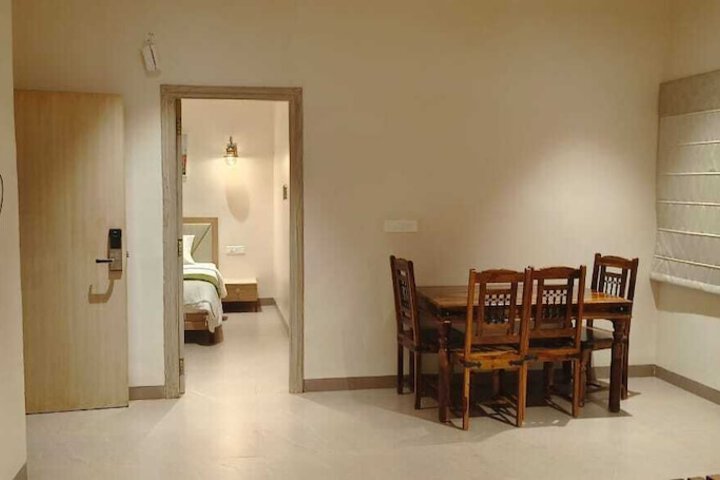 Room 9 of 27