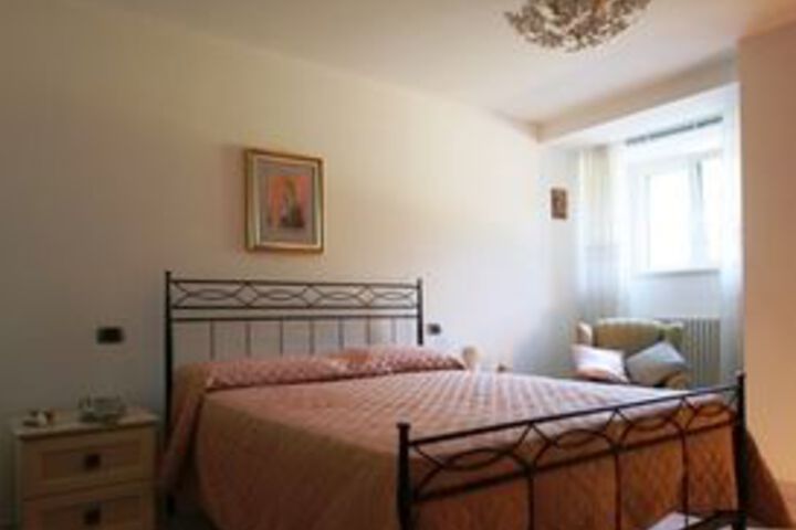 Room 11 of 20