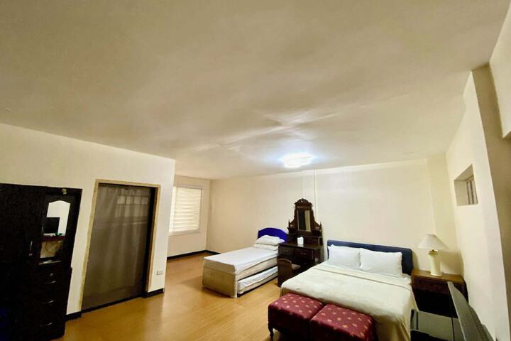 Room 27 of 49