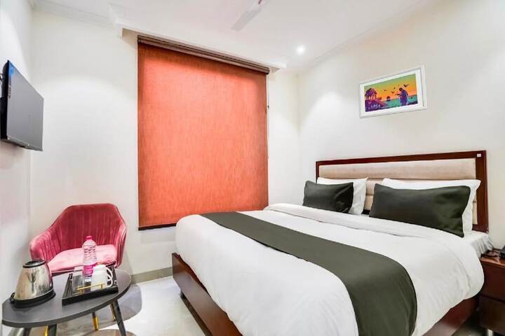 Room 16 of 28