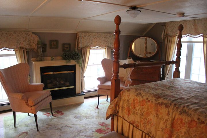 Room 6 of 14