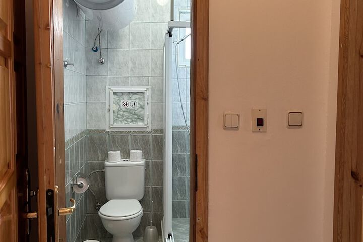 Room 120 of 146