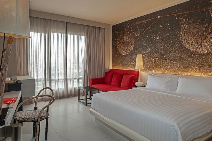 Room 34 of 83