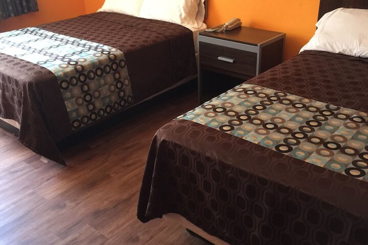 Room 11 of 27