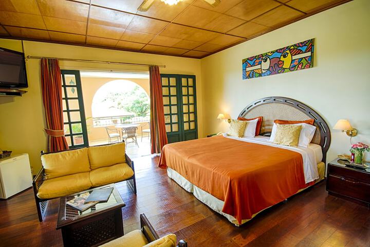 Room 4 of 5