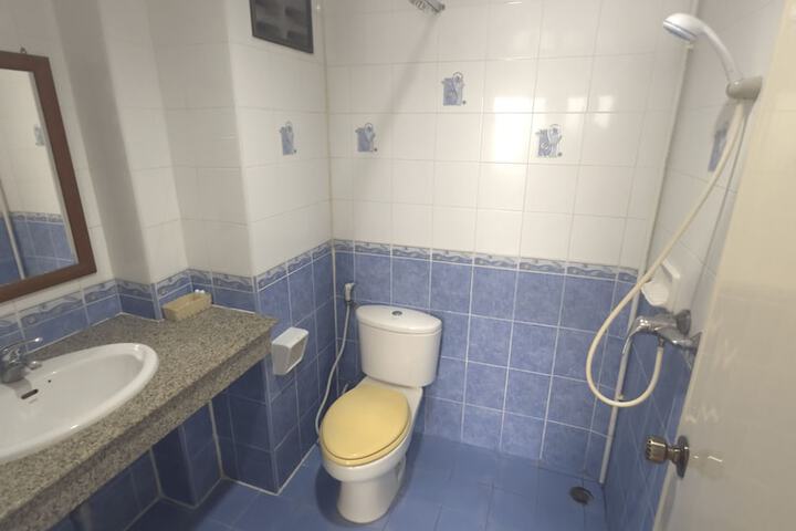 Room 17 of 31