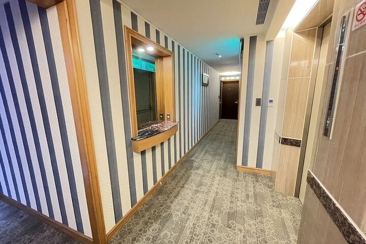Ballroom/Hall 43 of 45