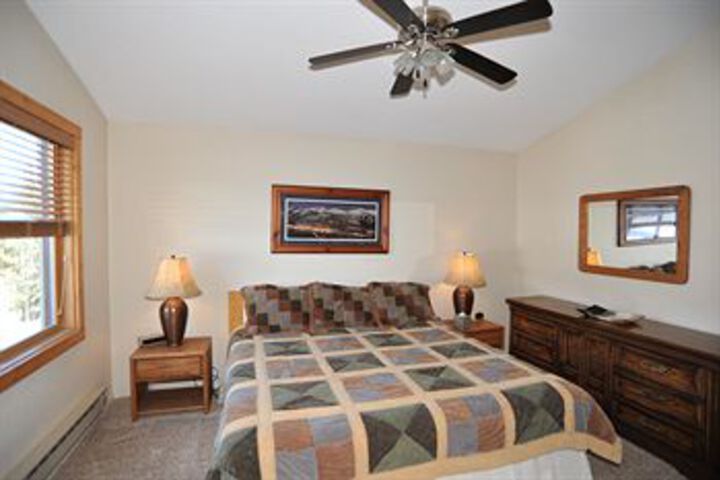 Room 30 of 106