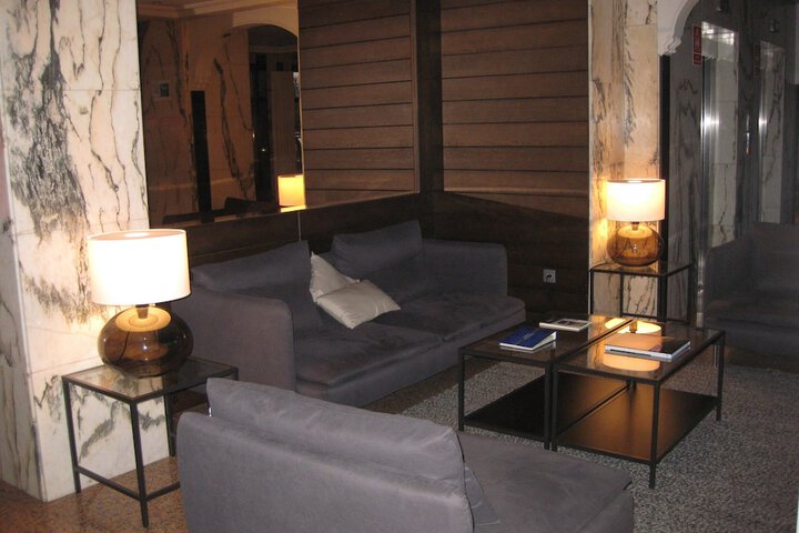 Entrance & Lobby