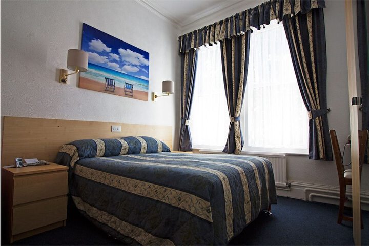 Room 5 of 41