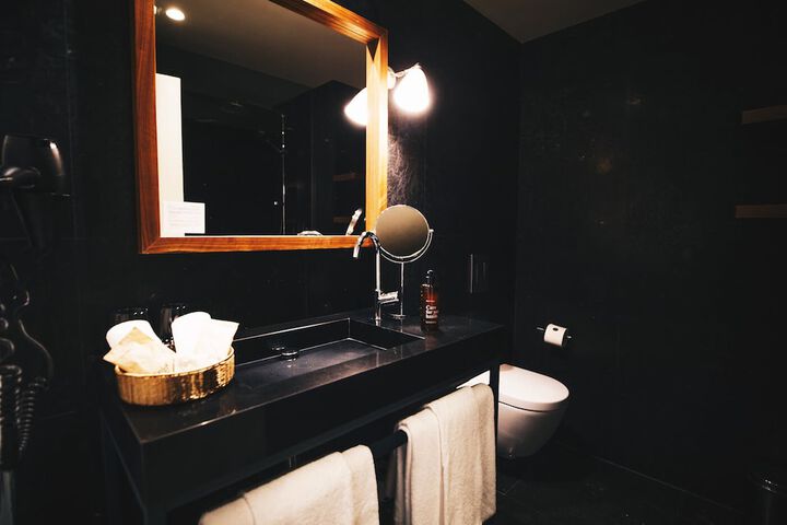 Room 57 of 90