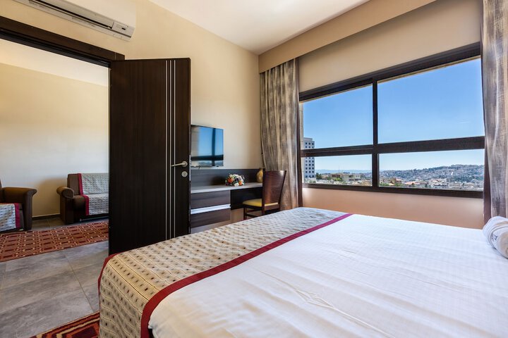 Room 15 of 87