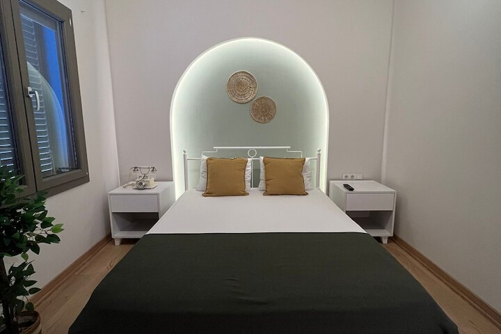 Room 8 of 35