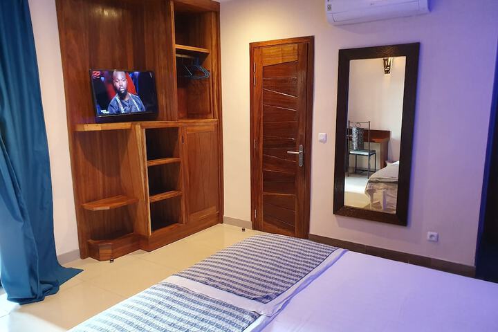 Room 4 of 30
