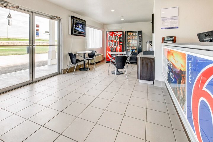 Hotel Interior 6 of 31