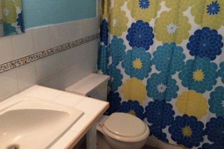 Room 2 of 18