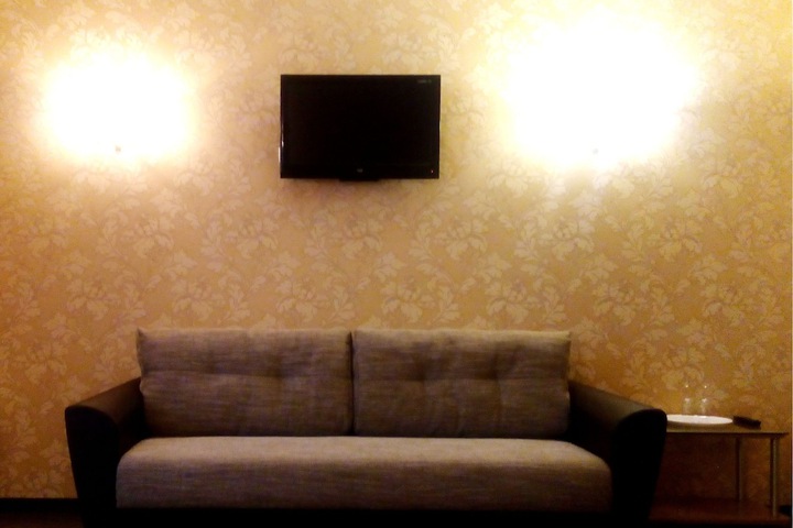 Room 12 of 28