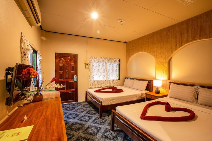 Room 7 of 18