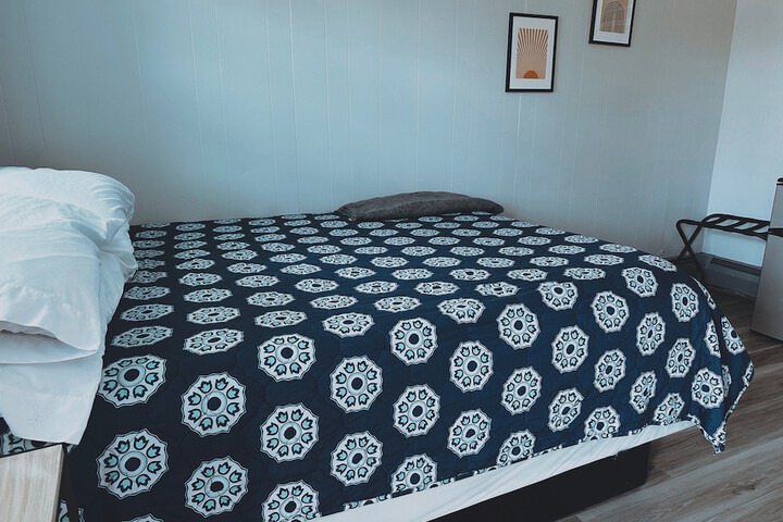 Room 6 of 13