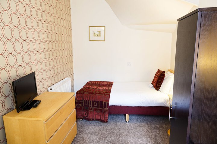 Room 10 of 108