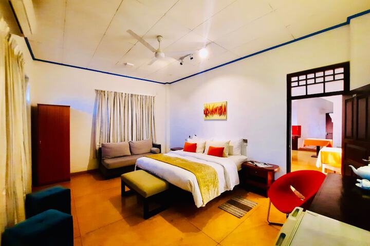 Room 17 of 47